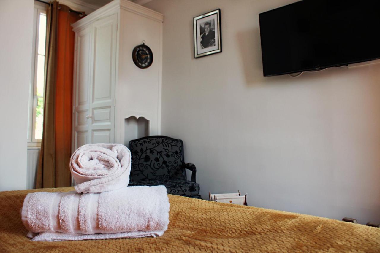 Maison Menadel Yvetot Bagian luar foto
